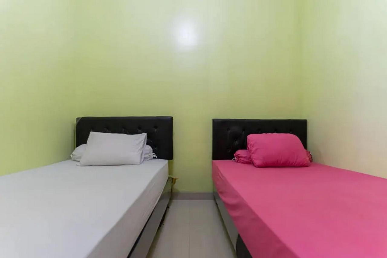 Hotel Kostawira Syariah Bintaro Mitra Reddoorz Mencil Zewnętrze zdjęcie
