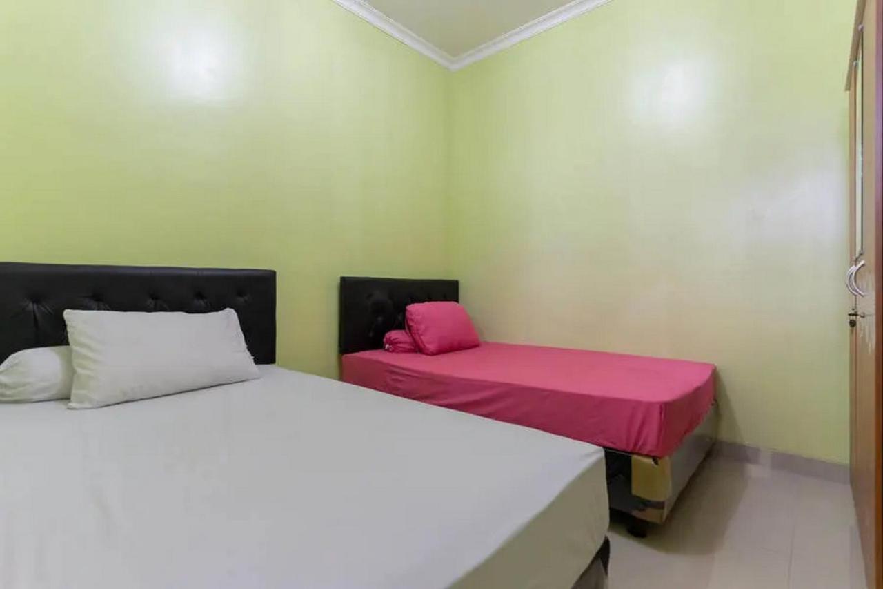 Hotel Kostawira Syariah Bintaro Mitra Reddoorz Mencil Zewnętrze zdjęcie