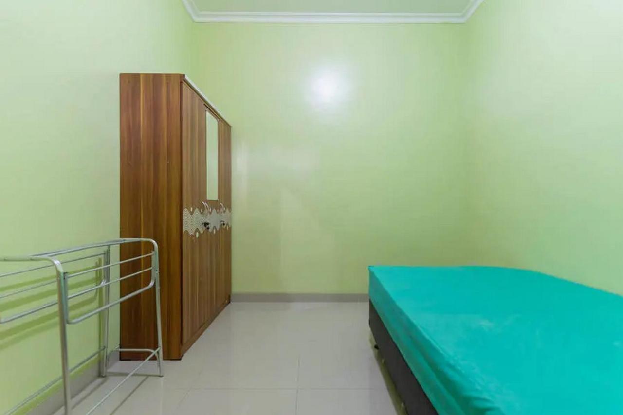 Hotel Kostawira Syariah Bintaro Mitra Reddoorz Mencil Zewnętrze zdjęcie