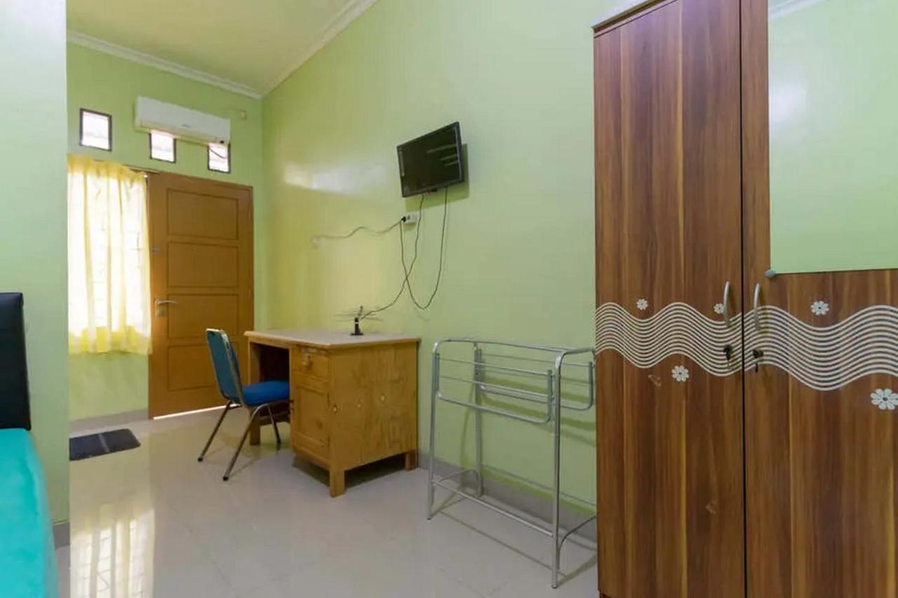 Hotel Kostawira Syariah Bintaro Mitra Reddoorz Mencil Zewnętrze zdjęcie