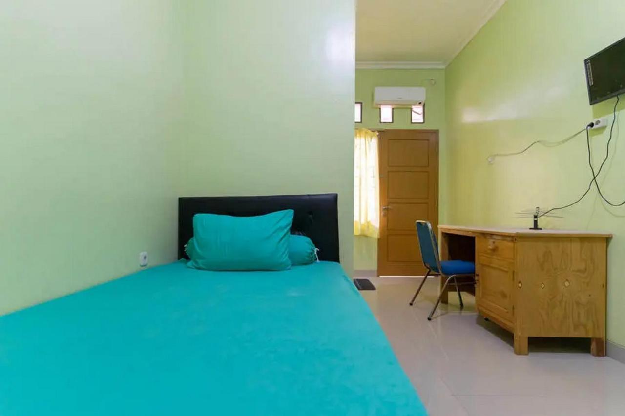 Hotel Kostawira Syariah Bintaro Mitra Reddoorz Mencil Zewnętrze zdjęcie